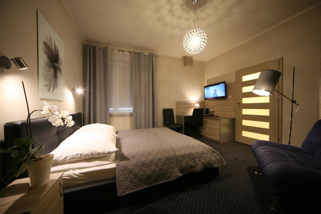Hotel Seven 7 Калиш Экстерьер фото