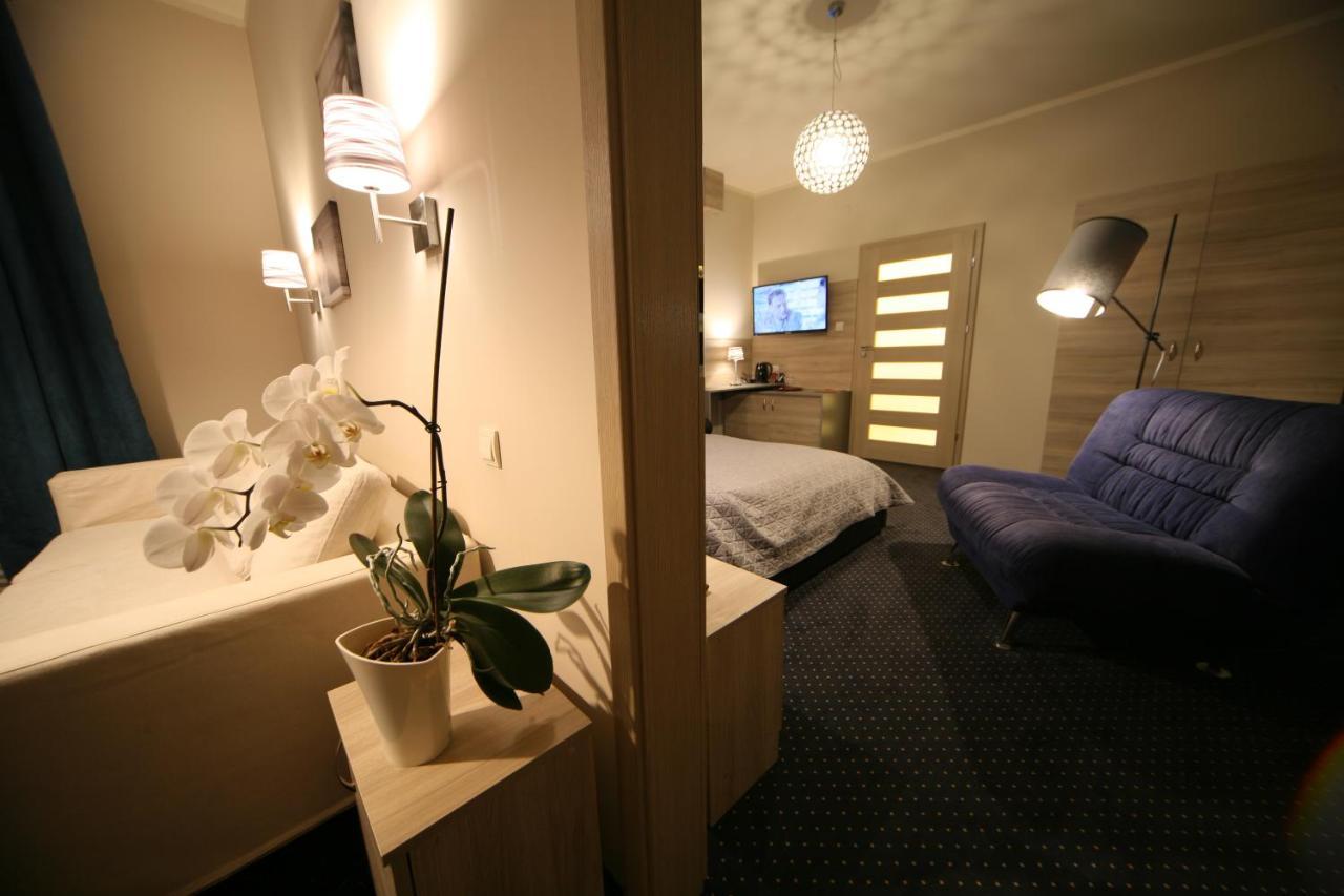 Hotel Seven 7 Калиш Экстерьер фото