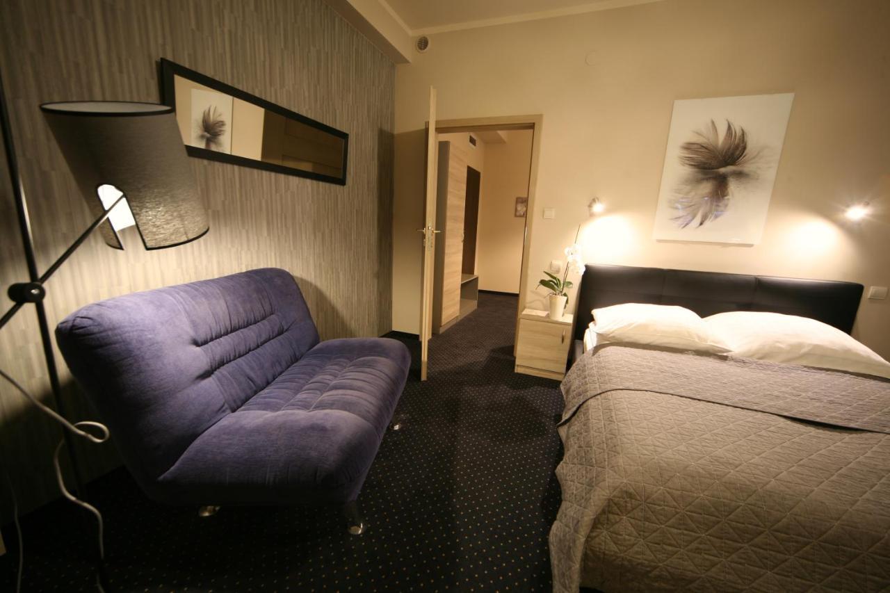 Hotel Seven 7 Калиш Экстерьер фото