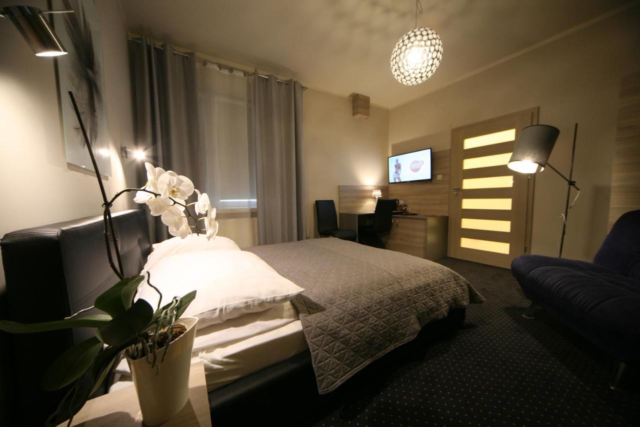 Hotel Seven 7 Калиш Экстерьер фото