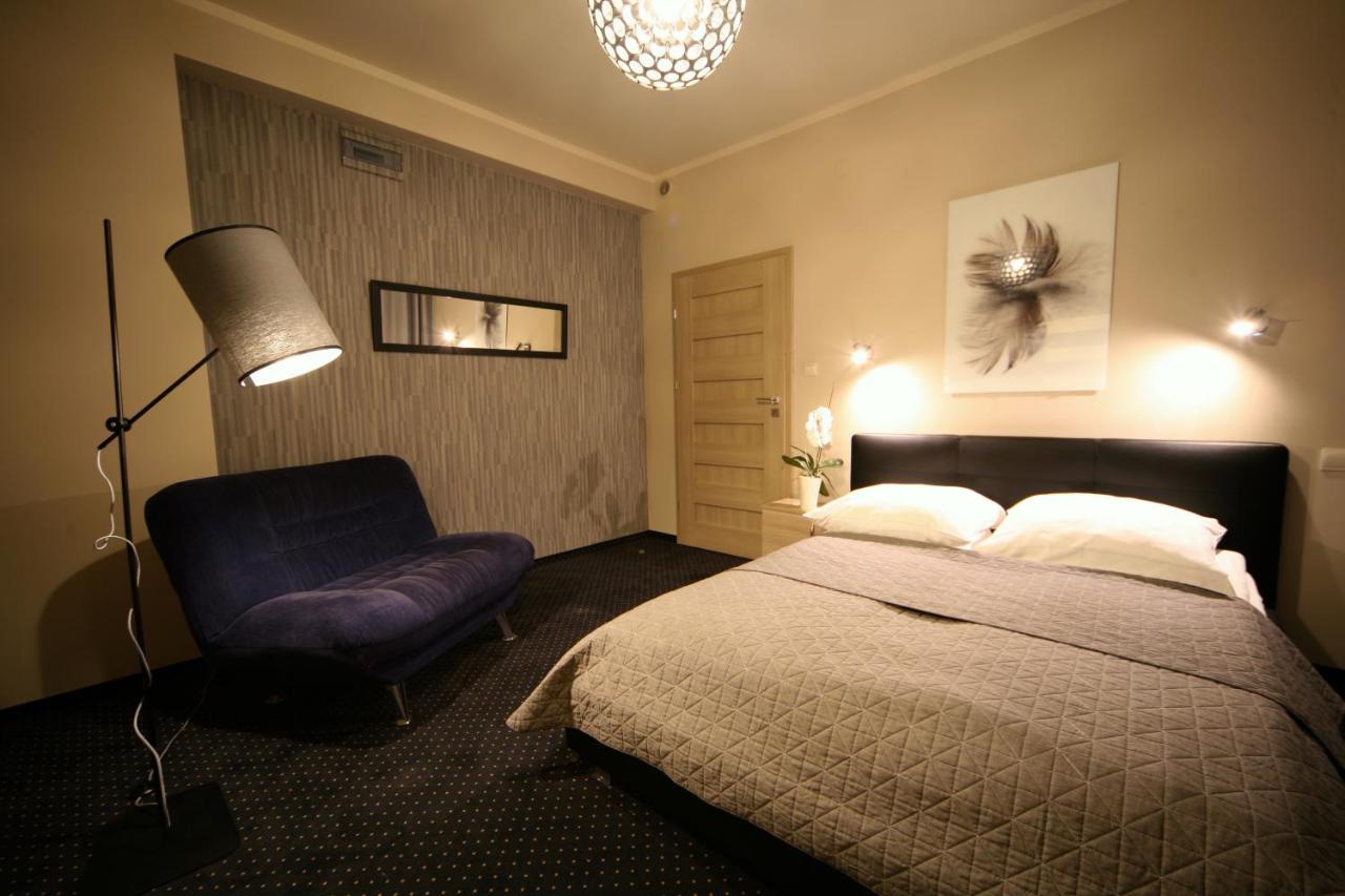 Hotel Seven 7 Калиш Экстерьер фото