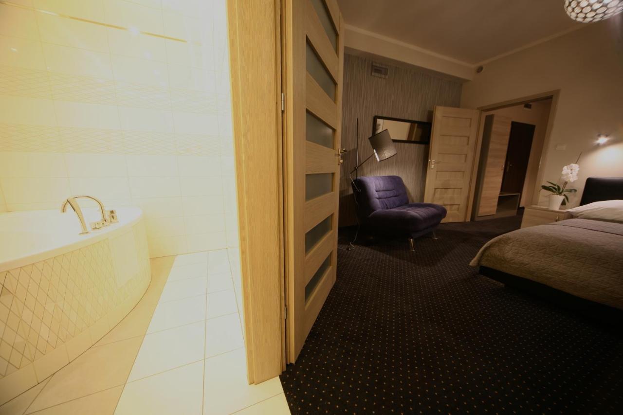 Hotel Seven 7 Калиш Экстерьер фото